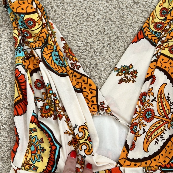 🌟BackLess Goddess Batik Print Dress, Small🌟 - Picture 8 of 13